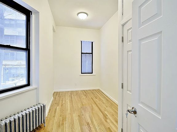 4th image of 225 E 14th St #G