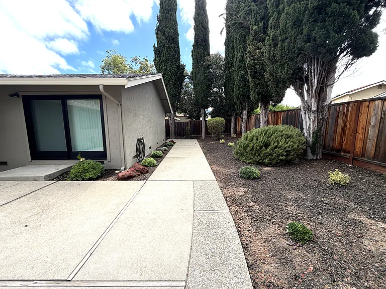 7387 Hillsdale Dr — Photo 18
