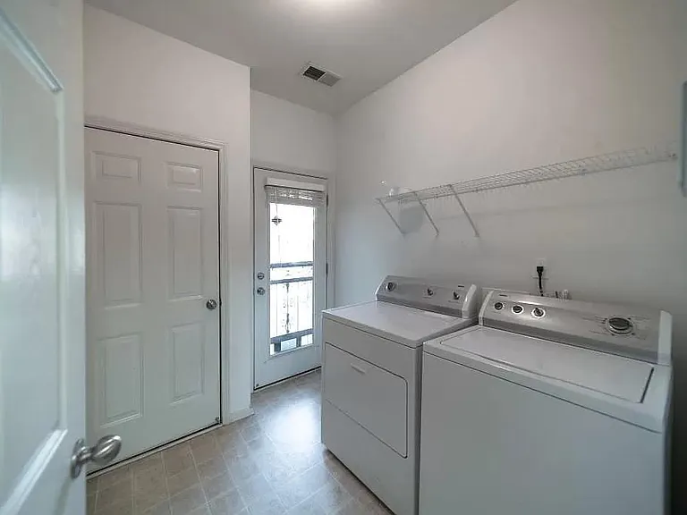 1364 Harbor Park Dr — Photo 12