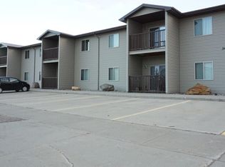 305 27th Ave NW #12, Minot, ND 58703