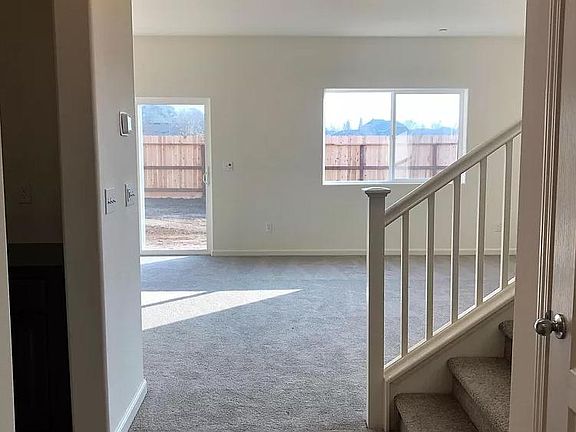 4th image of 4246 Lasalle Dr