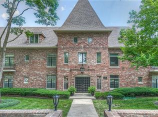 8379 Somerset Dr, Prairie Village, KS 66207