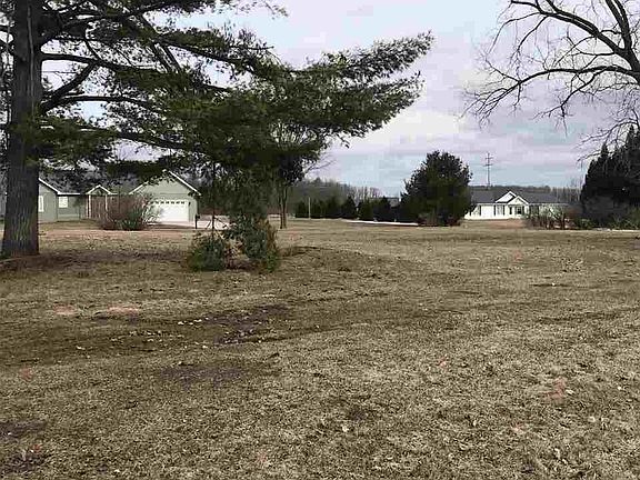 3rd image of 212 E Kalkaska