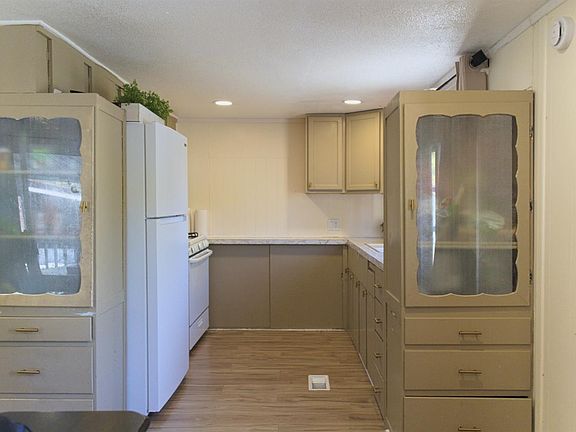 2nd image of 3440 Fulton Ave Space 44