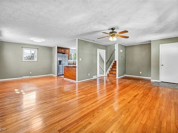 5th image of 1544 Parkwood Rd