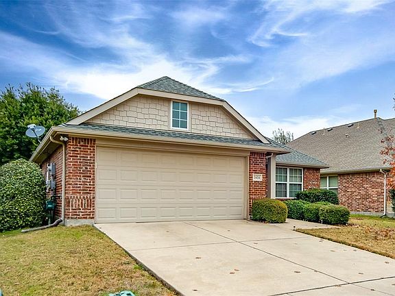2nd image of 1616 Castle Creek Dr