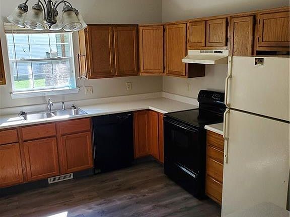 4th image of 5822 Blackley Ln