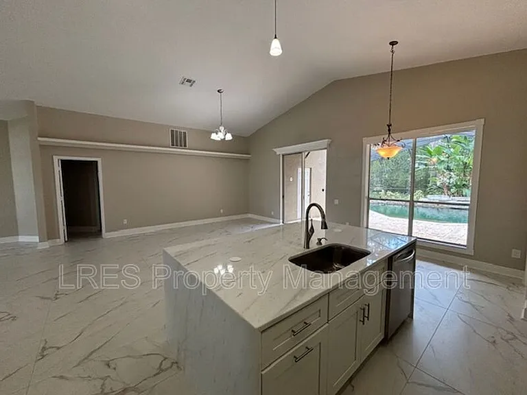 1028 Kerwood Cir — Photo 15