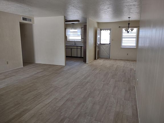2nd image of 1029 Glendale Dr
