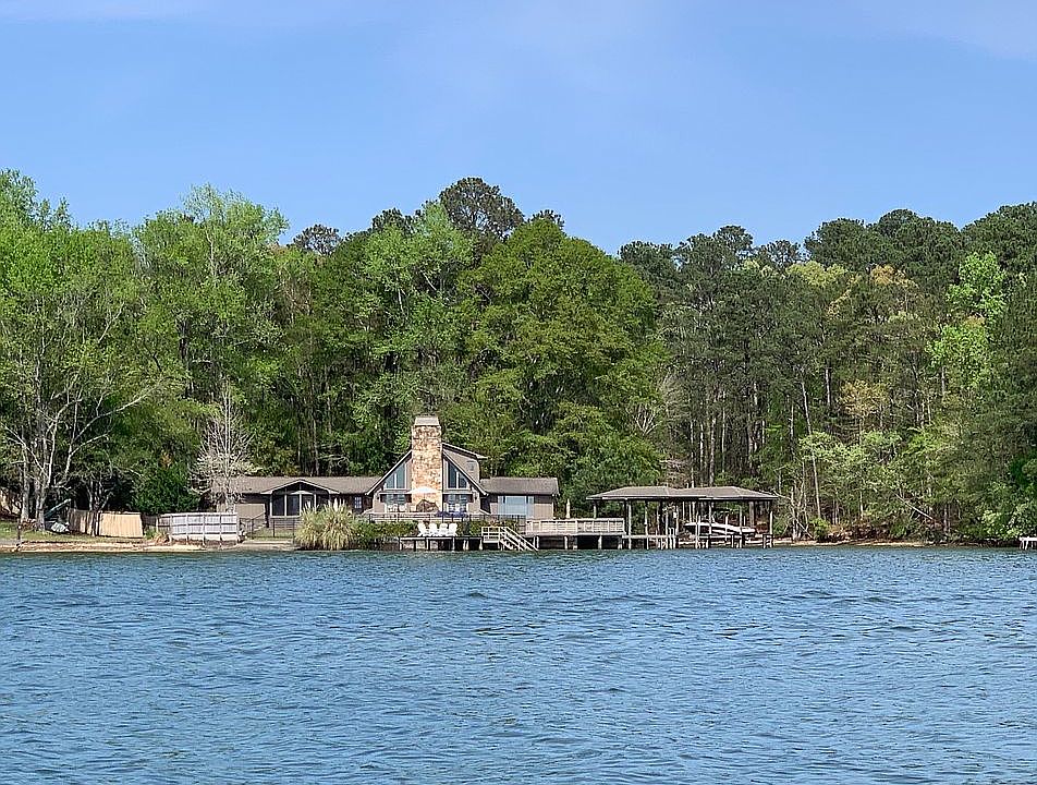 2nd image of 1485 Pine Point Rd