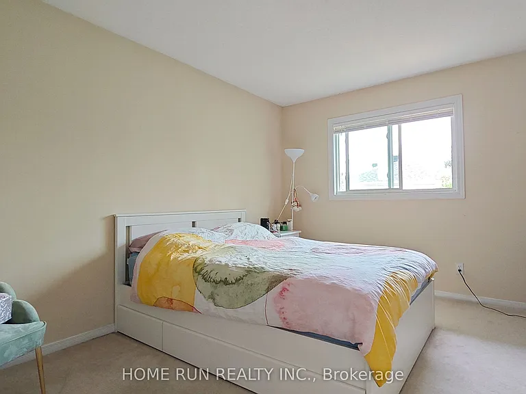 152 Thornbury Cres — Photo 18