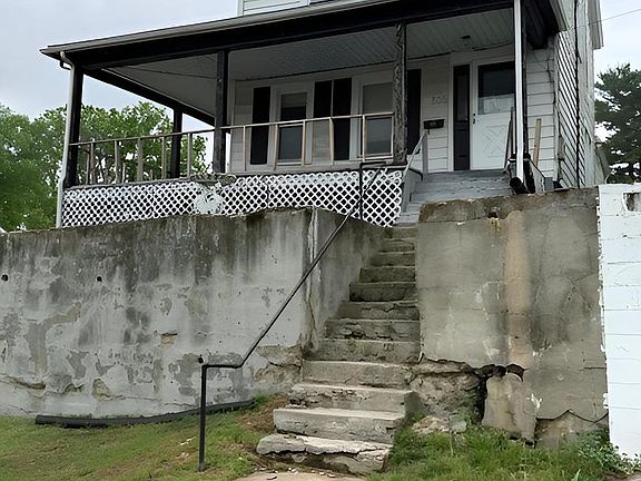 2nd image of 805 E B St
