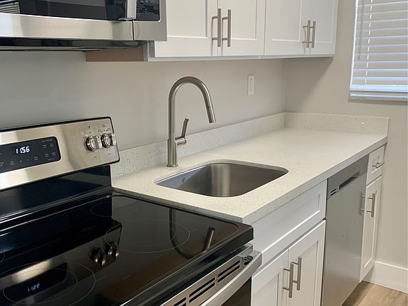 2nd image of 530 NE 20th St #11293481
