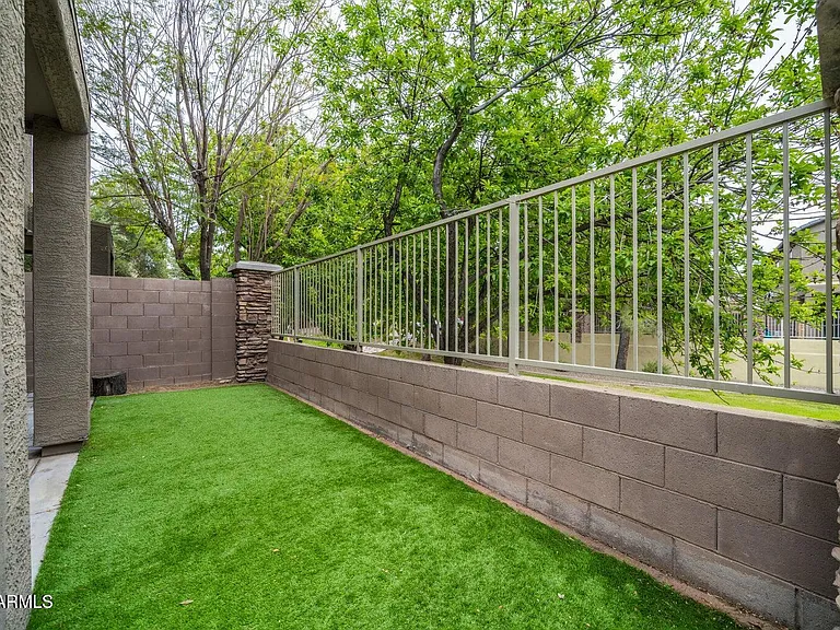 2024 S Baldwin #100 — Photo 15