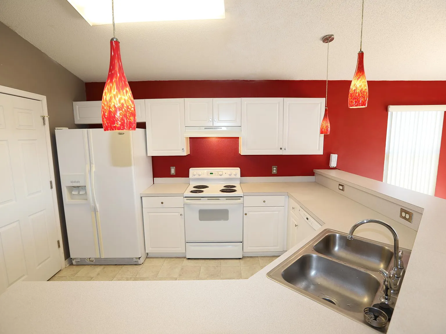 3 bed, 1318 sqft, $1,650 — Photo 4