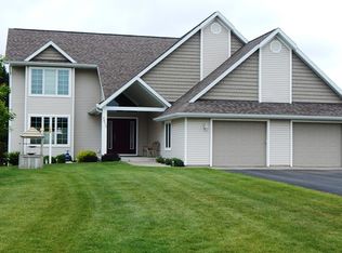 4413 Long Wood Dr, Traverse City, MI 49685