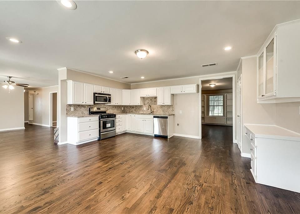 1st image of 2800 Bamboo St