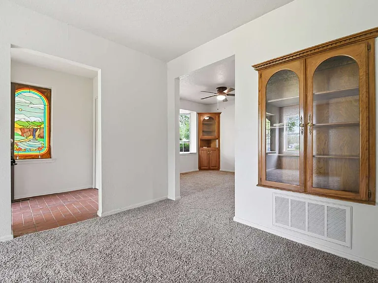 1109 S Ellison Ave — Photo 5