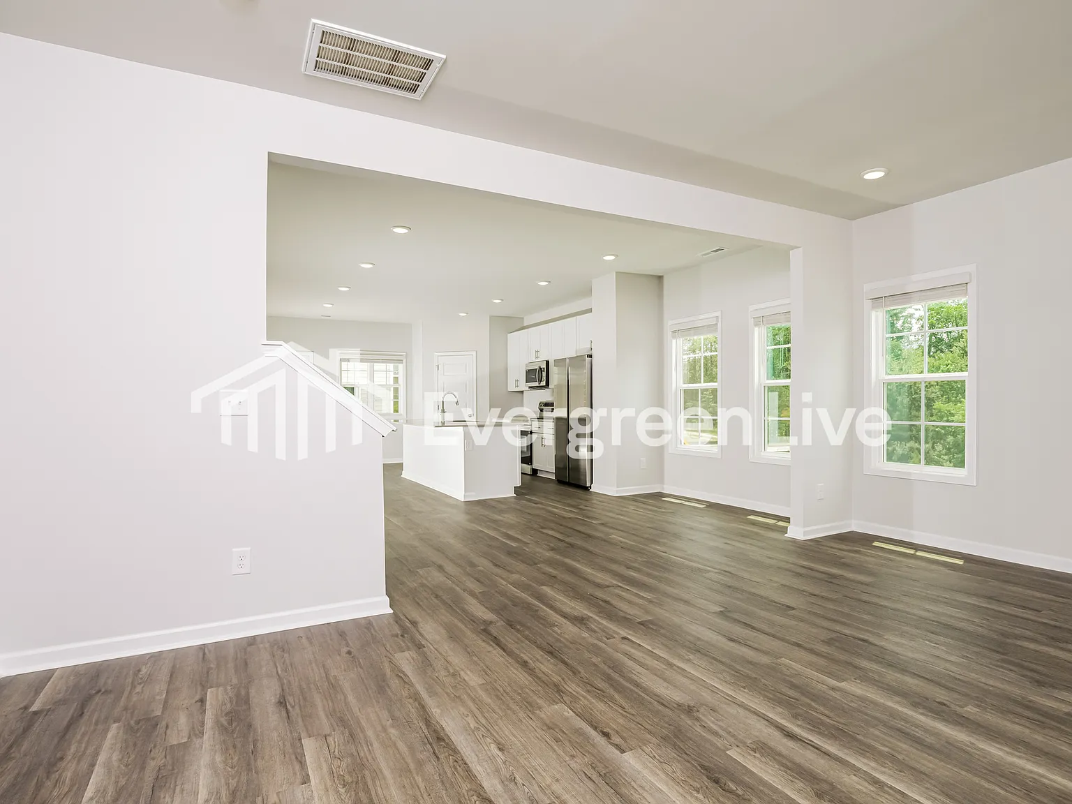 3 bed, 3.5 bath, 1879 sqft, $1,995 — Photo 3