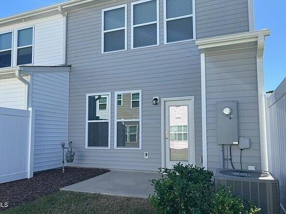 2nd image of 744 Ridge Cliff Ln