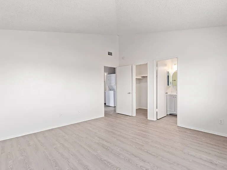 7211 N 54th Ave — Photo 28