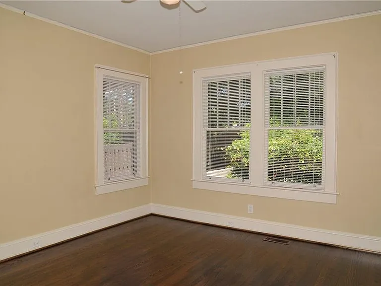 602 Sherwood Rd NE — Photo 13