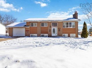 71 Skyridge Ave, Lower Sackville, NS B4C 1R3