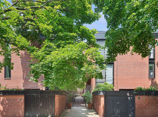 430 W Webster Ave #B, Chicago, IL 60614