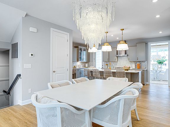 Dining area adjacent to kitchen