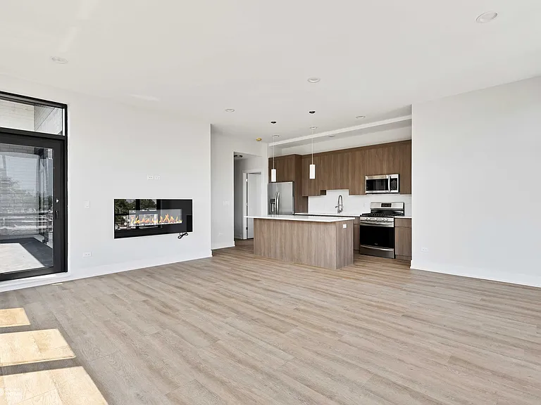 3207 N Lawndale Ave #401 — Photo 6