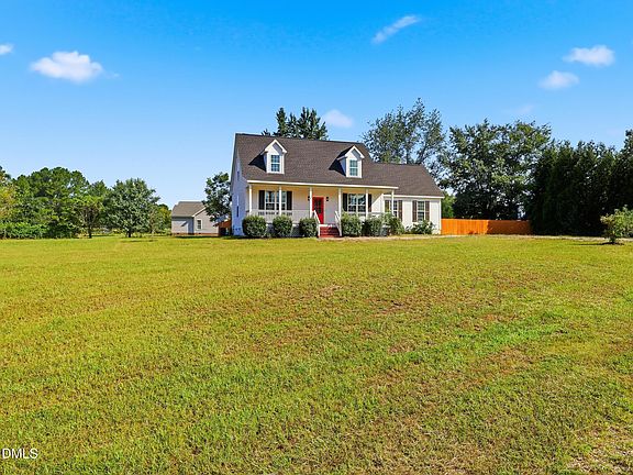 2nd image of 15 Davis Circle Dr