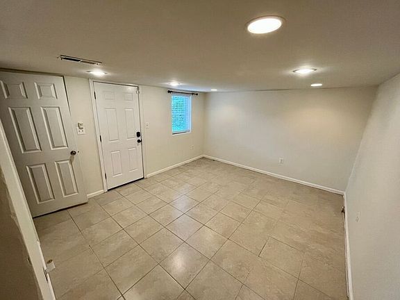 5th image of 3739 Parkwood St