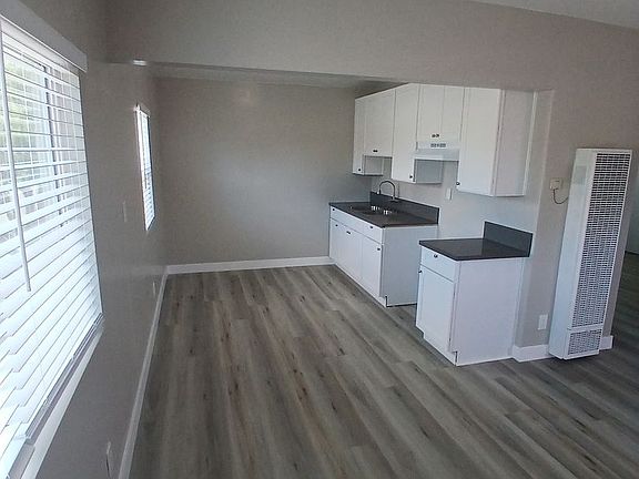 3rd image of 3220 Santa Fe Ave Unit 6