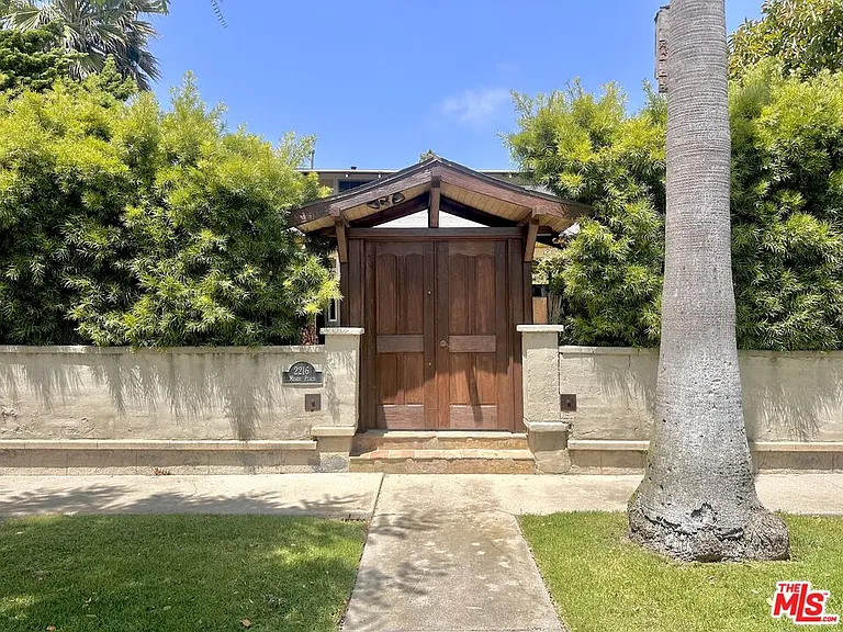 2216 Meade Pl — Photo 3