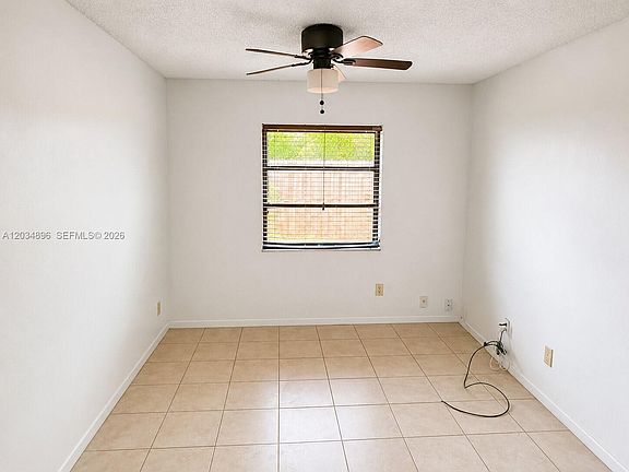 3rd image of 3819 SW 69th Ave #14-L