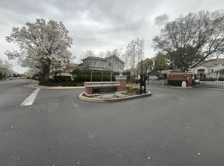 9400 Windrunner Ln, Elk Grove, CA 95758