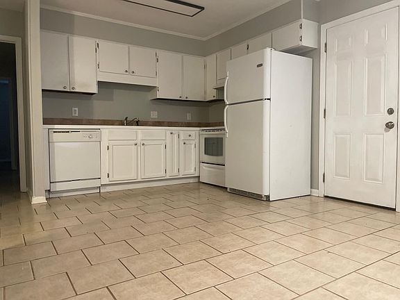 4th image of 1108 Leigh St #A