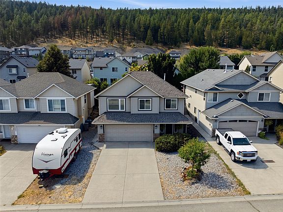 5th image of 1907 Snowberry Cres