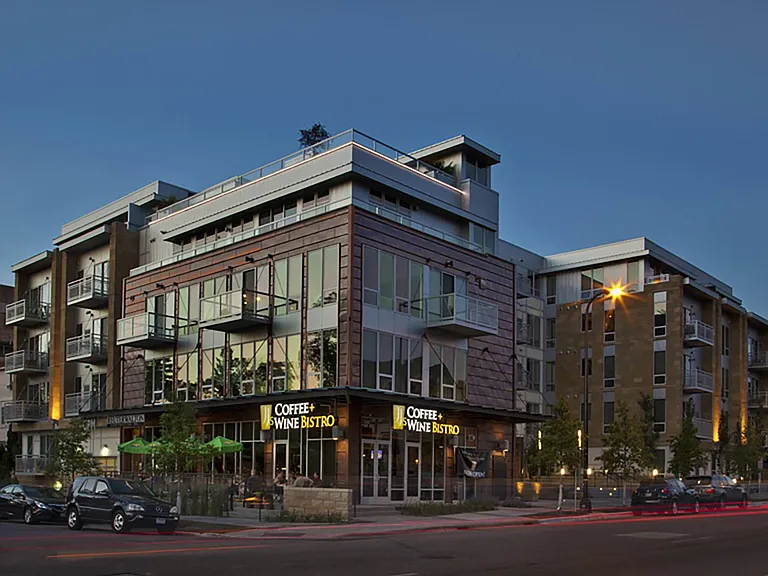 1800 Lake Apartments — Photo 5
