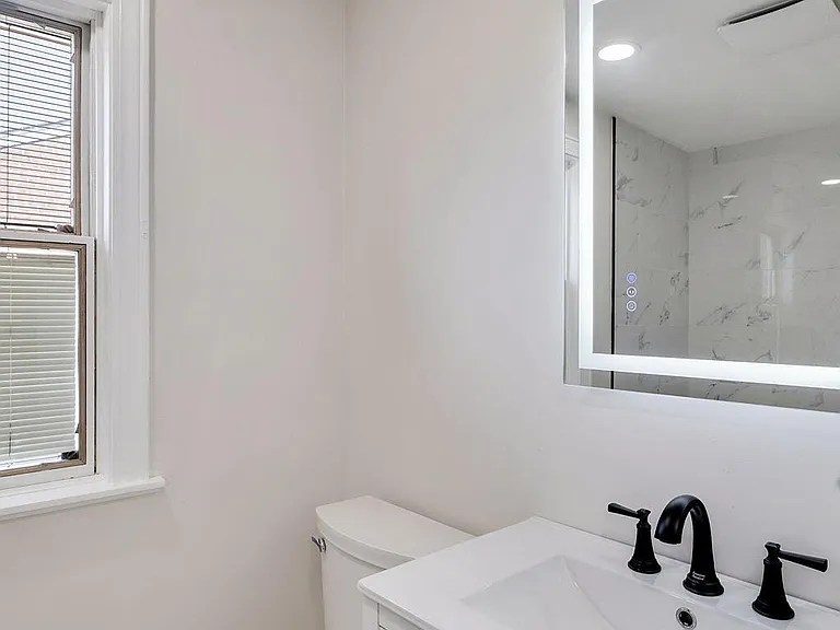 248 Adelaide Pl — Photo 13