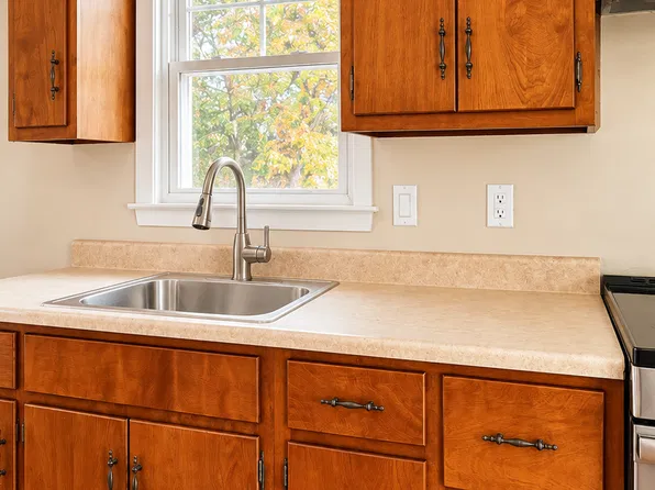 94 Diaz St APT 2, Stamford, CT 06902