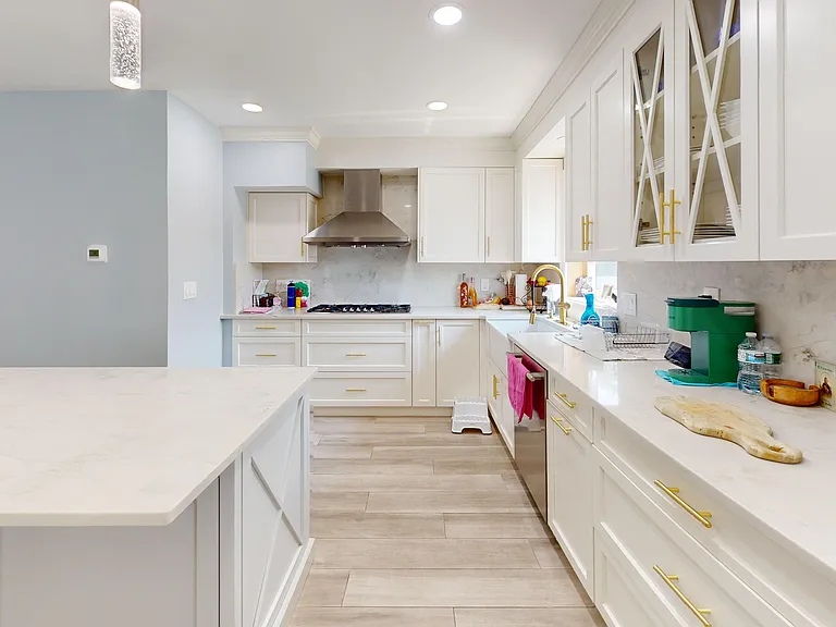 502 Winchester Ave — Photo 3