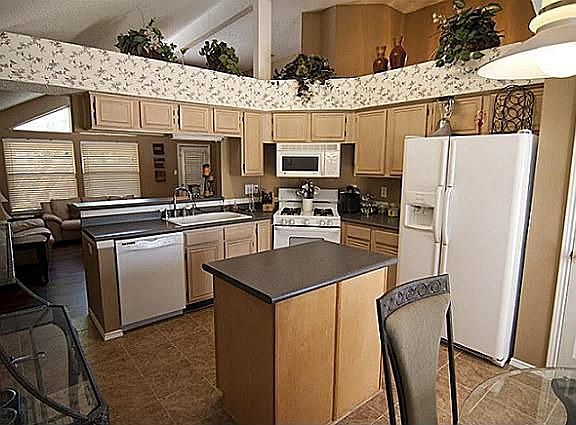 5th image of 820 Paisley Dr