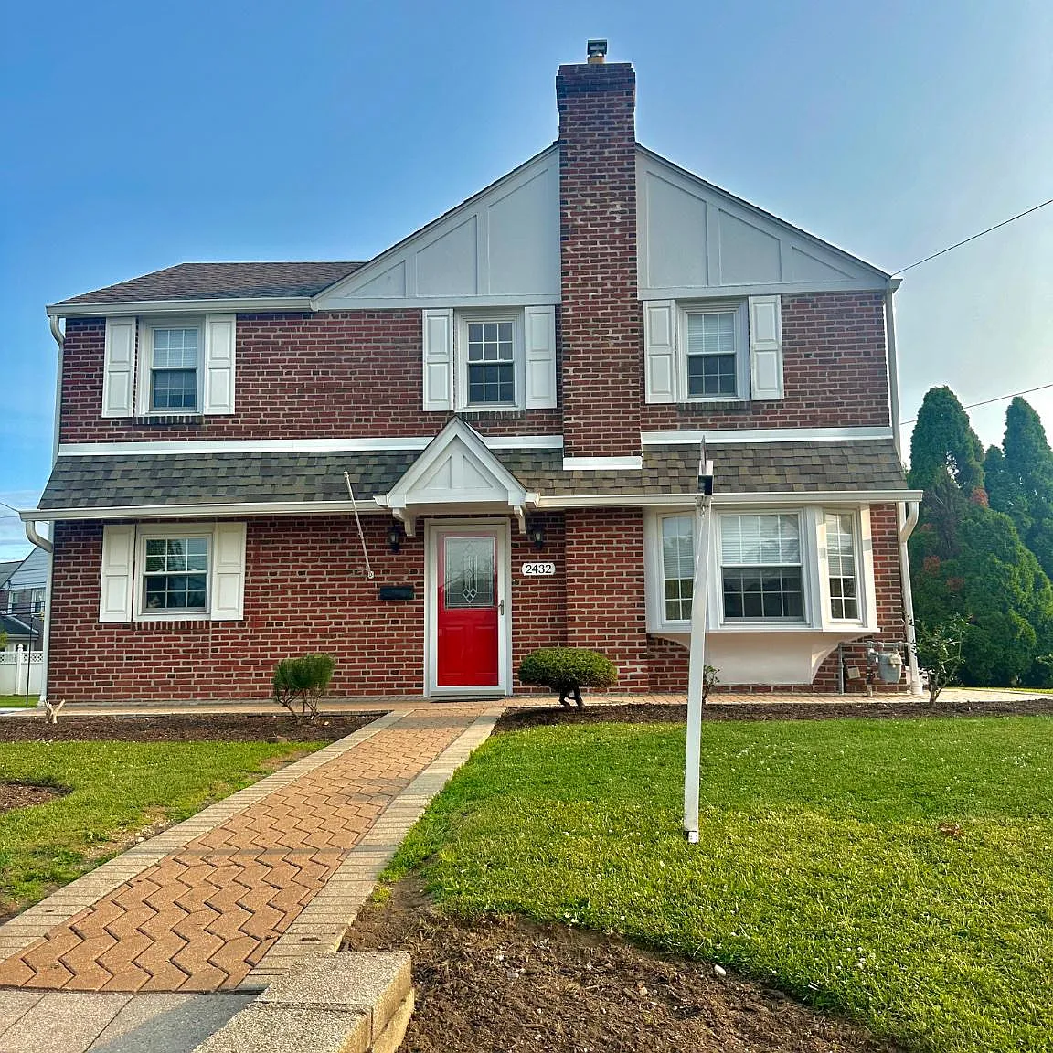 3 bed, 1.5 bath, 1650 sqft, $3,000 — Photo 1