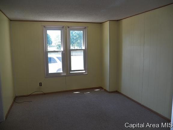 5th image of 856 E Grove St