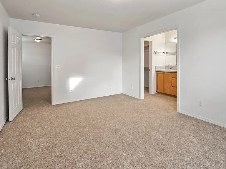 1611 SW San Mateo Ter — Photo 10
