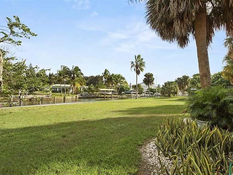 500 Green Dolphin Dr S — Photo 30
