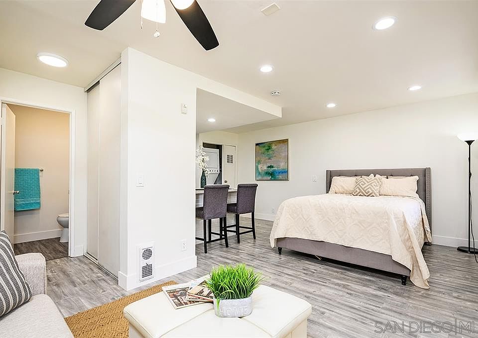 1st image of 875 W San Ysidro Blvd APT 9