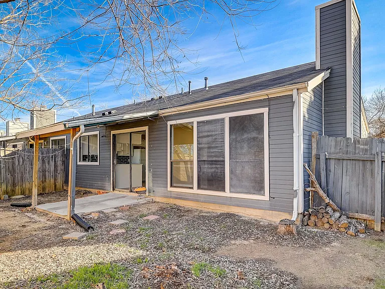 1406 Hyridge Cir — Photo 20