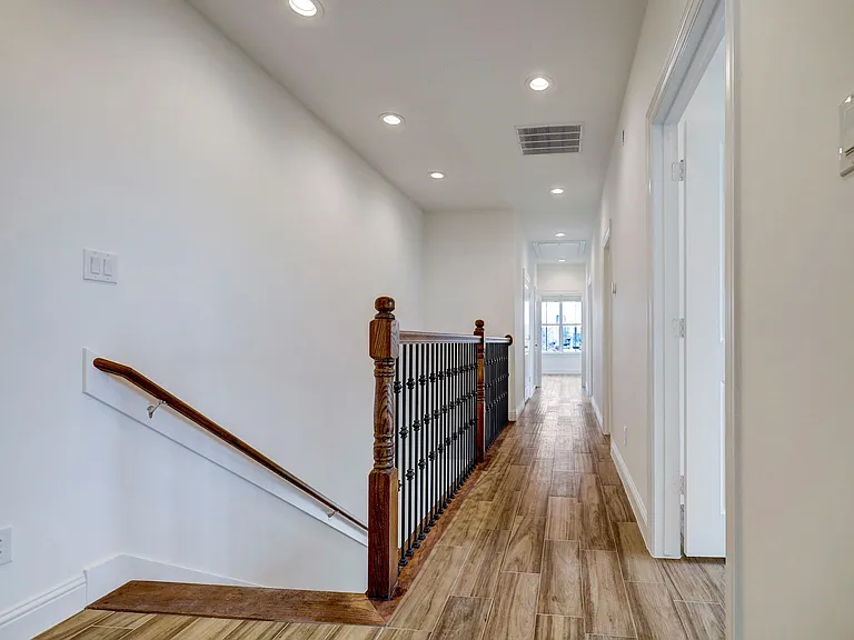 2133 Naomi St #B — Photo 5
